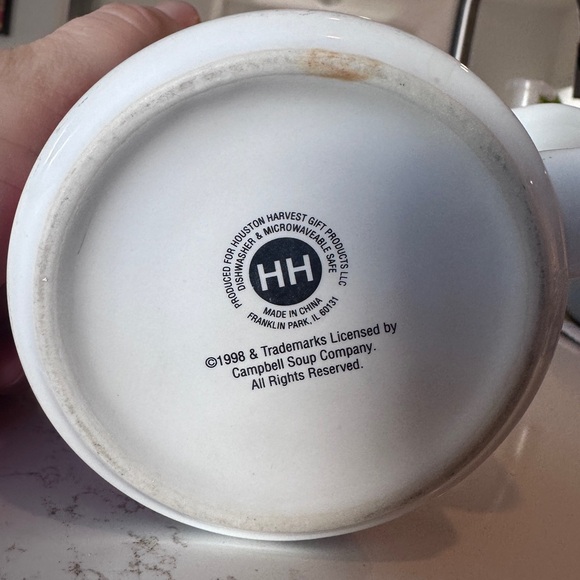 Vintage Campbells Soup Mug Featuring Kids Playing Scenes - Picture 5 of 6